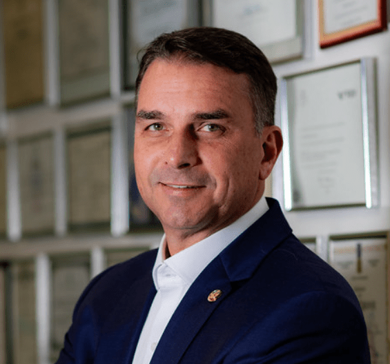 Fl&aacute;vio Bolsonaro